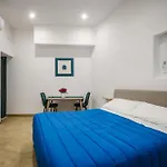 Sweethome Centrostorico 4* נאפולי