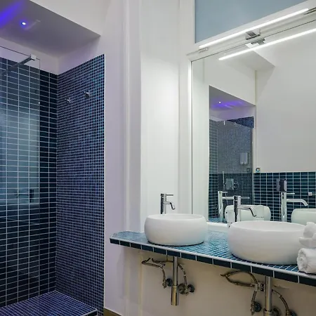 Sweethome Centrostorico 4*